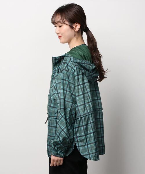 NERGY(ナージー)の「ナージージャパン NERGY ランニングブルゾン(ブルゾン・レディース・グリーン・FREE)」の2枚目の写真