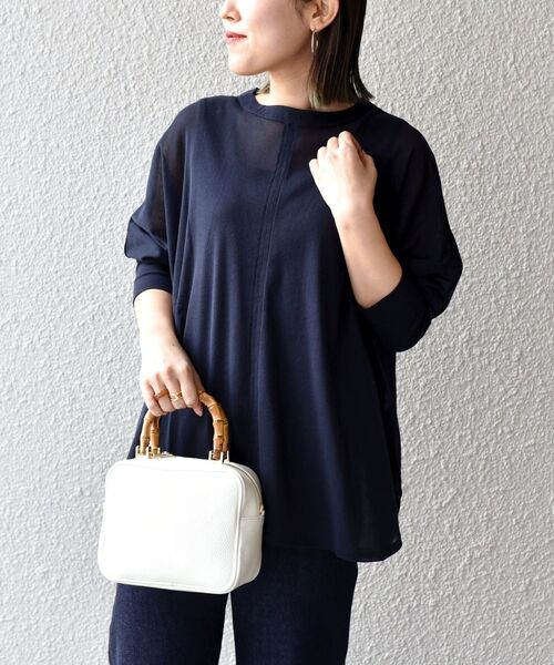 SHIPS（シップス）の「【SHIPS別注】assiette:〈手洗い可能〉チュールドルマンプルオーバー（Tシャツ/カットソー・レディース・ホワイト/ネイビー・ONE SIZE）」の2枚目の写真