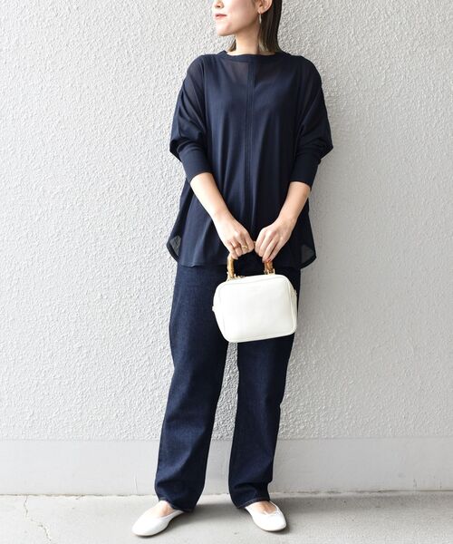 SHIPS（シップス）の「【SHIPS別注】assiette:〈手洗い可能〉チュールドルマンプルオーバー（Tシャツ/カットソー・レディース・ホワイト/ネイビー・ONE SIZE）」の4枚目の写真