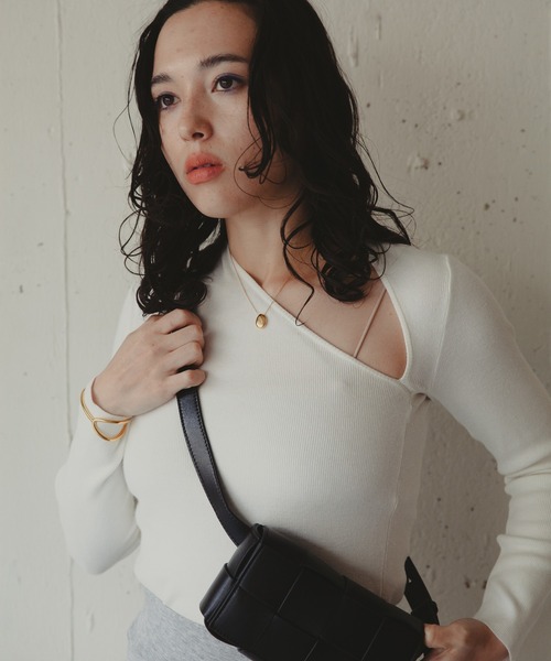 Kari & lili（カウリアンドリィリィ）の「slash tops（Tシャツ/カットソー・レディース・ブラック/オフホワイト・FREE）」の11枚目の写真