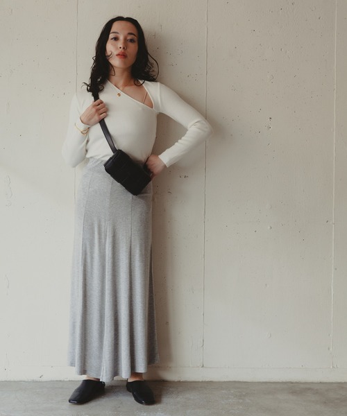 Kari & lili（カウリアンドリィリィ）の「slash tops（Tシャツ/カットソー・レディース・ブラック/オフホワイト・FREE）」の3枚目の写真