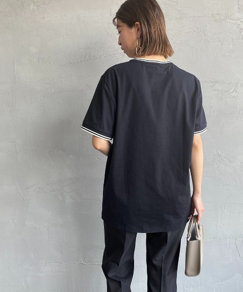 FRED PERRY（フレッドペリー）の「[FRED PERRY/フレッドペリー] ティップライン ワンポイントロゴTシャツ（Tシャツ/カットソー・レディース・ホワイト/ブラック/サックスブルー・S/M/L/XL）」の20枚目の写真