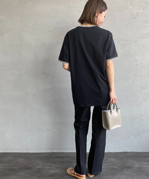 FRED PERRY（フレッドペリー）の「[FRED PERRY/フレッドペリー] ティップライン ワンポイントロゴTシャツ（Tシャツ/カットソー・レディース・ホワイト/ブラック/サックスブルー・S/M/L/XL）」の7枚目の写真