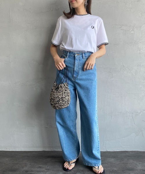 FRED PERRY（フレッドペリー）の「[FRED PERRY/フレッドペリー] ティップライン ワンポイントロゴTシャツ（Tシャツ/カットソー・レディース・ホワイト/ブラック/サックスブルー・S/M/L/XL）」の4枚目の写真