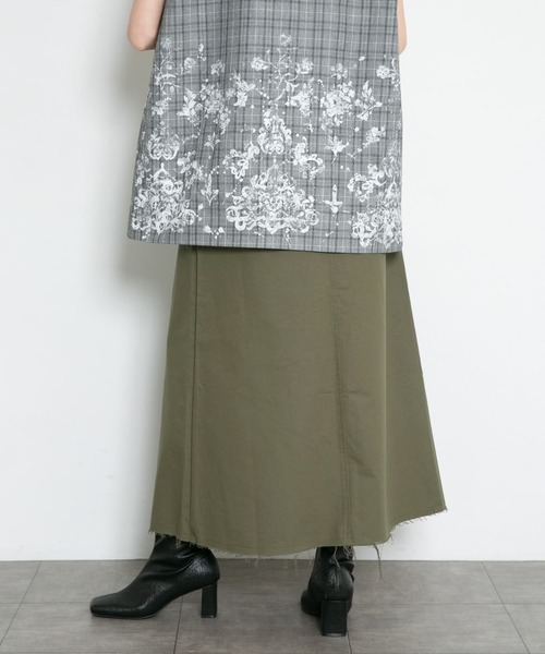 KBF（ケイビーエフ）の「フロントスリットミリタリースカート（スカート・レディース・ダークブラウン/カーキ・ONE）」の15枚目の写真