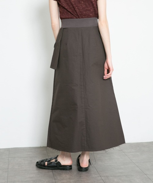 KBF（ケイビーエフ）の「フロントスリットミリタリースカート（スカート・レディース・ダークブラウン/カーキ・ONE）」の13枚目の写真