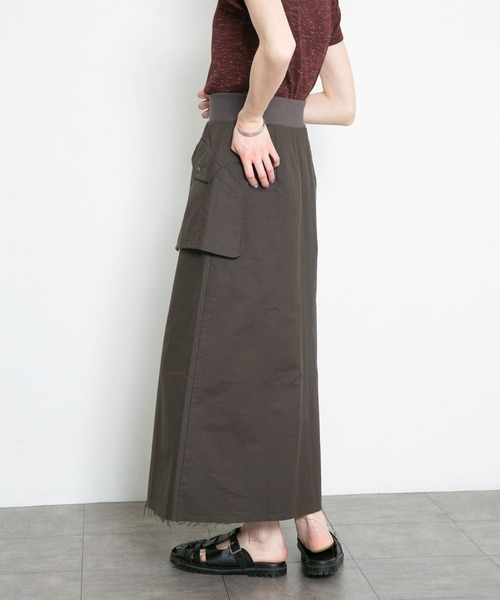 KBF（ケイビーエフ）の「フロントスリットミリタリースカート（スカート・レディース・ダークブラウン/カーキ・ONE）」の10枚目の写真