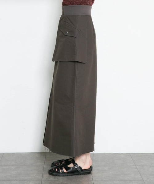 KBF（ケイビーエフ）の「フロントスリットミリタリースカート（スカート・レディース・ダークブラウン/カーキ・ONE）」の7枚目の写真