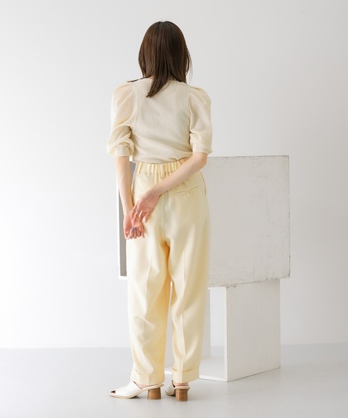 KBF（ケイビーエフ）の「パワーショルダーシャーリングブラウス（シャツ/ブラウス・レディース・ブラック系その他/アイボリー/ブラック・ONE）」の8枚目の写真