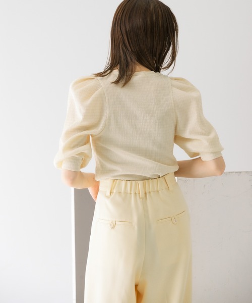 KBF（ケイビーエフ）の「パワーショルダーシャーリングブラウス（シャツ/ブラウス・レディース・ブラック系その他/アイボリー/ブラック・ONE）」の9枚目の写真