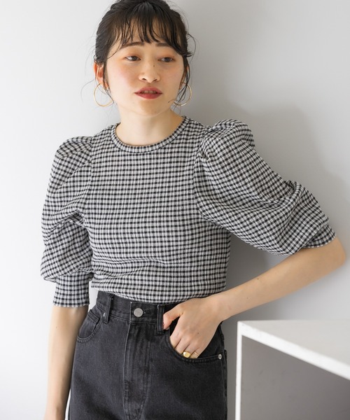 KBF（ケイビーエフ）の「パワーショルダーシャーリングブラウス（シャツ/ブラウス・レディース・ブラック系その他/アイボリー/ブラック・ONE）」の19枚目の写真