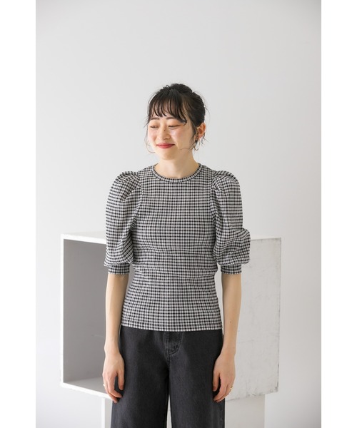 KBF（ケイビーエフ）の「パワーショルダーシャーリングブラウス（シャツ/ブラウス・レディース・ブラック系その他/アイボリー/ブラック・ONE）」の20枚目の写真