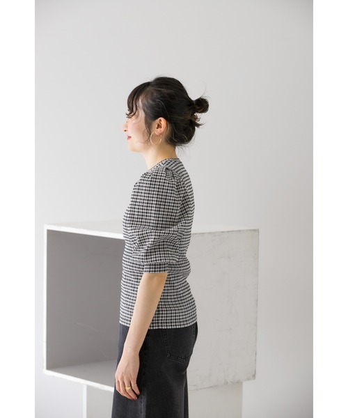 KBF（ケイビーエフ）の「パワーショルダーシャーリングブラウス（シャツ/ブラウス・レディース・ブラック系その他/アイボリー/ブラック・ONE）」の21枚目の写真