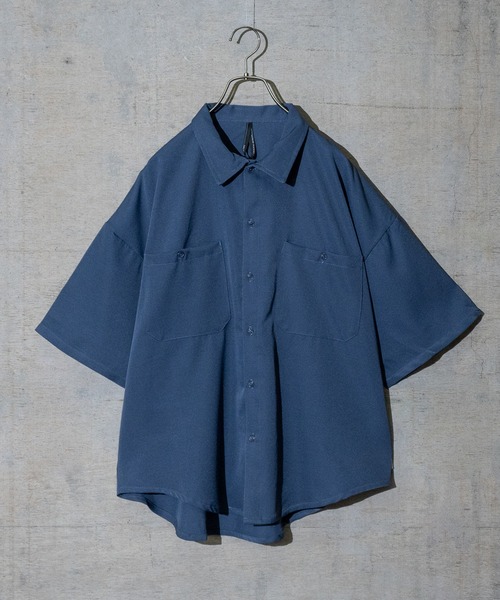 JOHN'S CLOSET（ジョンズクローゼット）の「【i】ポリツイルルーズフィットワークシャツ/ビッグシャツ 半袖（シャツ/ブラウス・メンズ・ホワイト/チャコールグレー/ブラック/ネイビー/グレー/サックスブルー/グリーン/ホワイト系その他/ブラック系その他/グレー系その他/ベージュ系その他/グリーン系その他/グレイッシュベージュ/ホワイト系その他2/ホワイト系その他3/ブラック系その他2/ブラック系その他3/グレー系その他2/グリーン系その他2/グリーン系その他3/ネイビー系/サックスブルー系1・MEDIUM/LARGE/X-LARGE）」の20枚目の写真