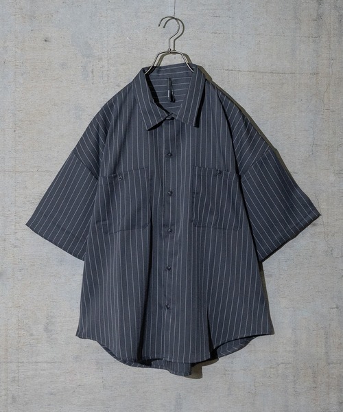 JOHN'S CLOSET（ジョンズクローゼット）の「【i】ポリツイルルーズフィットワークシャツ/ビッグシャツ 半袖（シャツ/ブラウス・メンズ・ホワイト/チャコールグレー/ブラック/ネイビー/グレー/サックスブルー/グリーン/ホワイト系その他/ブラック系その他/グレー系その他/ベージュ系その他/グリーン系その他/グレイッシュベージュ/ホワイト系その他2/ホワイト系その他3/ブラック系その他2/ブラック系その他3/グレー系その他2/グリーン系その他2/グリーン系その他3/ネイビー系/サックスブルー系1・MEDIUM/LARGE/X-LARGE）」の9枚目の写真