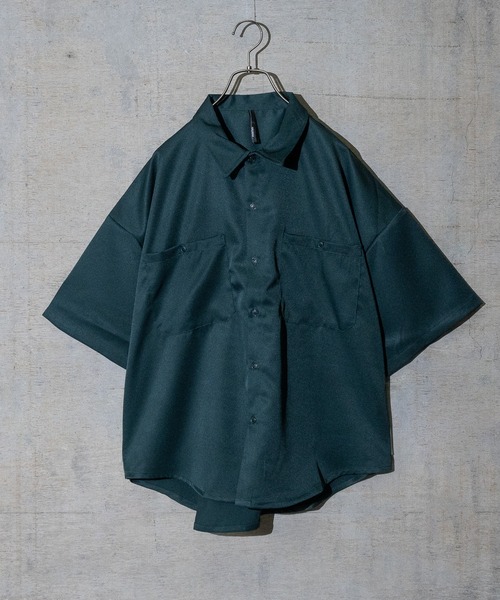 JOHN'S CLOSET（ジョンズクローゼット）の「【i】ポリツイルルーズフィットワークシャツ/ビッグシャツ 半袖（シャツ/ブラウス・メンズ・ホワイト/チャコールグレー/ブラック/ネイビー/グレー/サックスブルー/グリーン/ホワイト系その他/ブラック系その他/グレー系その他/ベージュ系その他/グリーン系その他/グレイッシュベージュ/ホワイト系その他2/ホワイト系その他3/ブラック系その他2/ブラック系その他3/グレー系その他2/グリーン系その他2/グリーン系その他3/ネイビー系/サックスブルー系1・MEDIUM/LARGE/X-LARGE）」の15枚目の写真