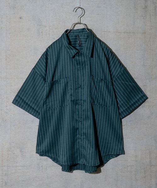 JOHN'S CLOSET（ジョンズクローゼット）の「【i】ポリツイルルーズフィットワークシャツ/ビッグシャツ 半袖（シャツ/ブラウス・メンズ・ホワイト/チャコールグレー/ブラック/ネイビー/グレー/サックスブルー/グリーン/ホワイト系その他/ブラック系その他/グレー系その他/ベージュ系その他/グリーン系その他/グレイッシュベージュ/ホワイト系その他2/ホワイト系その他3/ブラック系その他2/ブラック系その他3/グレー系その他2/グリーン系その他2/グリーン系その他3/ネイビー系/サックスブルー系1・MEDIUM/LARGE/X-LARGE）」の17枚目の写真