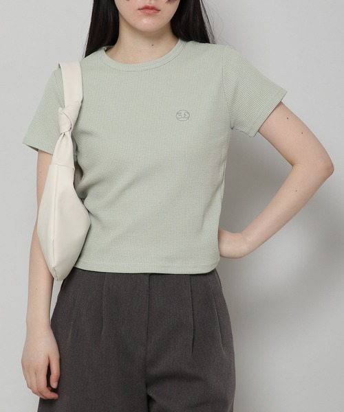 ALAND(エーランド)の「3.3 Field Trip/3.3 LOGO TEE 2285627(Tシャツ/カットソー・レディース・ネイビー/イエロー/セージグリーン/アイボリー・FREE)」の2枚目の写真