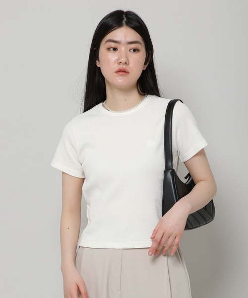 ALAND(エーランド)の「3.3 Field Trip/3.3 LOGO TEE 2285627(Tシャツ/カットソー・レディース・ネイビー/イエロー/セージグリーン/アイボリー・FREE)」の7枚目の写真