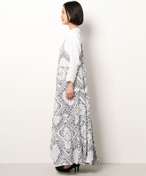 ＪＵＧＬＡＮＳ（ユグランス）の「☆ ふんわり揺れ感。アソート柄ティアードキャミワンピース　220160（ワンピース・レディース・ホワイト×ブラウン/ホワイト×ネイビー・FREE）」の4枚目の写真