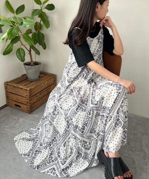 ＪＵＧＬＡＮＳ（ユグランス）の「☆ ふんわり揺れ感。アソート柄ティアードキャミワンピース　220160（ワンピース・レディース・ホワイト×ブラウン/ホワイト×ネイビー・FREE）」の2枚目の写真