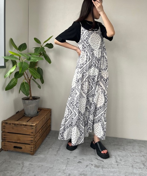 ＪＵＧＬＡＮＳ（ユグランス）の「☆ ふんわり揺れ感。アソート柄ティアードキャミワンピース　220160（ワンピース・レディース・ホワイト×ブラウン/ホワイト×ネイビー・FREE）」の5枚目の写真