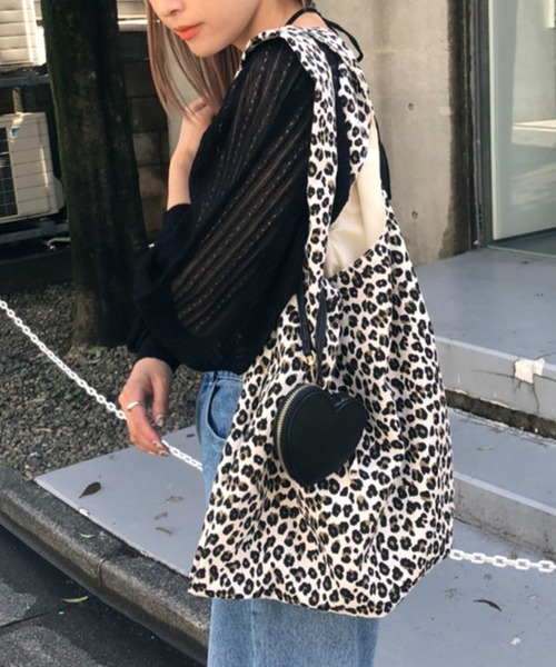 one after another NICE CLAUP（ワンアフターアナザーナイスクラップ）の「ハートポーチ付きトートバッグ（トートバッグ・レディース・オフホワイト/ブラック/レオパード・FREE）」の3枚目の写真