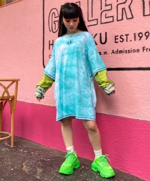 Candy Stripper(キャンディストリッパー)の「MISCHIEVOUS TIE DYE トップス(Tシャツ/カットソー・レディース・ライトブルー/ライトグリーン/パープル・2)」の21枚目の写真