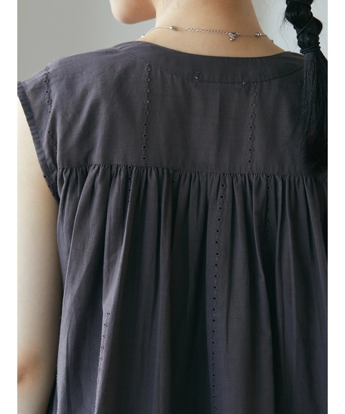 CRAFT STANDARD BOUTIQUE(クラフトスタンダードブティック)の「【インドコットン】スカラップ刺繍ワンピース *◆(ワンピース・レディース・チャコールグレー・FREE)」の10枚目の写真