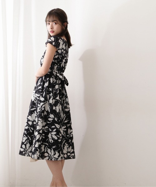 PROPORTION BODY DRESSING（プロポーションボディドレッシング）の「サマーフラワーフレアワンピース / 1212240708（ワンピース・レディース・ホワイト系その他/ブラック/グリーン・SMALL/MEDIUM）」の4枚目の写真