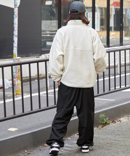 DISCUS ATHLETIC（ディスカス　アスレチック）の「DISCUS ATHLETIC/ディスカス アスレチック フリース配色パイピング ビッグシルエットハーフジップ ボアスウェット（スウェット・レディース・カーキ系/サックスブルー/アイボリー/ブラック/オートミール/カーキ/サックスブルー系/パープル・XL/L/M）」の17枚目の写真