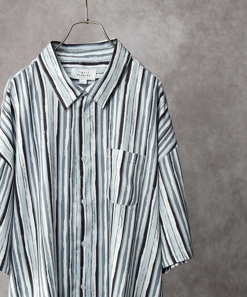 Right-on(ライトオン)の「【WEB限定】 総柄シャツ(シャツ/ブラウス・メンズ・ピンク/ダークグレー/ブラック/ブルー/ブラック×ブルー/グレー/サックスブルー/ライム/グリーン/ホワイト/ブラック×レッド・L/M/XL)」の5枚目の写真