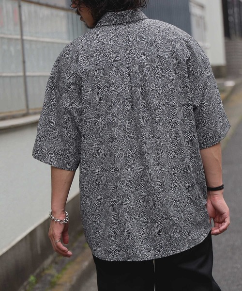 Right-on(ライトオン)の「【WEB限定】 総柄シャツ(シャツ/ブラウス・メンズ・ピンク/ダークグレー/ブラック/ブルー/ブラック×ブルー/グレー/サックスブルー/ライム/グリーン/ホワイト/ブラック×レッド・L/M/XL)」の14枚目の写真