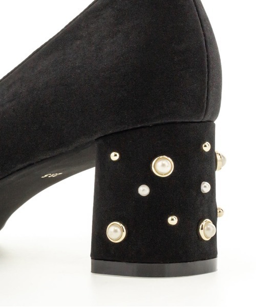 RANDA（ランダ）の「ヒールコンシャススエードパンプス（パンプス・レディース・ブラック/グレイッシュベージュ・22.5/23/23.5/24/24.5/25/25.5/22）」の14枚目の写真