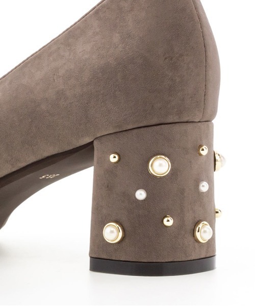 RANDA（ランダ）の「ヒールコンシャススエードパンプス（パンプス・レディース・ブラック/グレイッシュベージュ・22.5/23/23.5/24/24.5/25/25.5/22）」の15枚目の写真