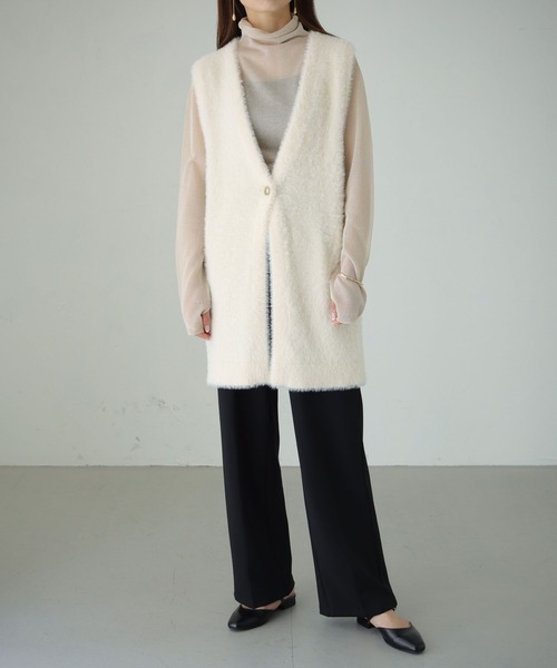 cheriella(シェリエラ)の「【cheriella】WEB限定フェザーニットベスト(ベスト・レディース・ブラック/ベージュ/ブラウン/アイボリー・M)」の10枚目の写真