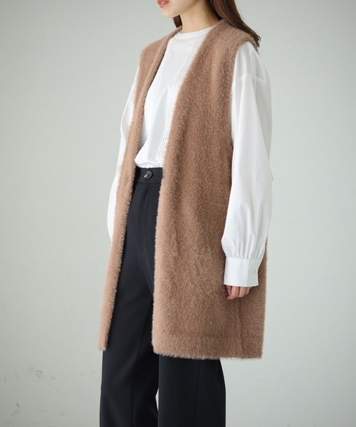 cheriella(シェリエラ)の「【cheriella】WEB限定フェザーニットベスト(ベスト・レディース・ブラック/ベージュ/ブラウン/アイボリー・M)」の14枚目の写真