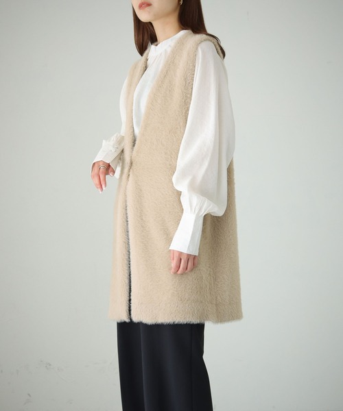 cheriella(シェリエラ)の「【cheriella】WEB限定フェザーニットベスト(ベスト・レディース・ブラック/ベージュ/ブラウン/アイボリー・M)」の22枚目の写真