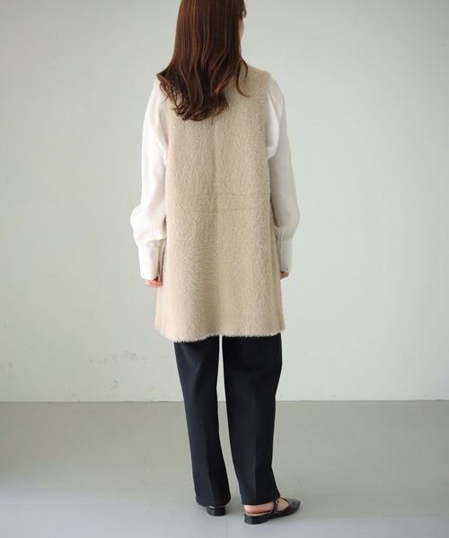 cheriella(シェリエラ)の「【cheriella】WEB限定フェザーニットベスト(ベスト・レディース・ブラック/ベージュ/ブラウン/アイボリー・M)」の8枚目の写真