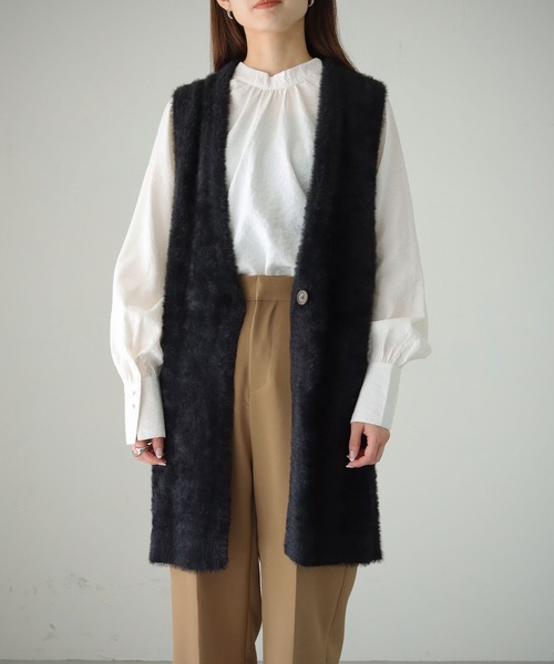 cheriella(シェリエラ)の「【cheriella】WEB限定フェザーニットベスト(ベスト・レディース・ブラック/ベージュ/ブラウン/アイボリー・M)」の6枚目の写真