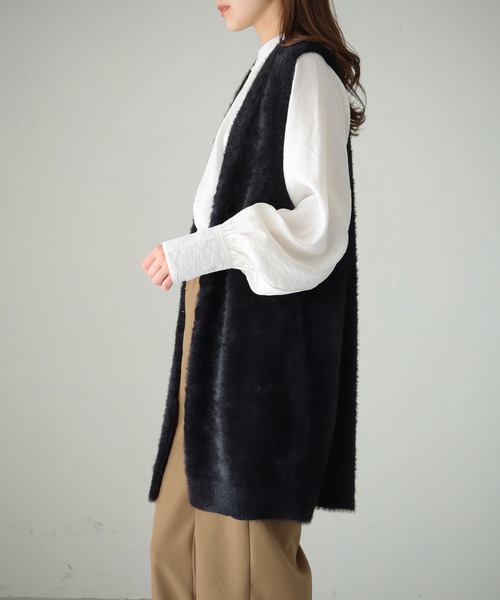 cheriella(シェリエラ)の「【cheriella】WEB限定フェザーニットベスト(ベスト・レディース・ブラック/ベージュ/ブラウン/アイボリー・M)」の13枚目の写真