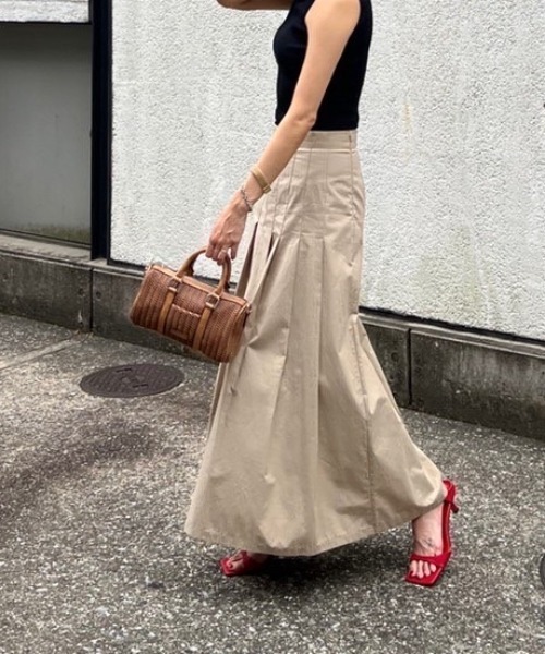 AMAIL(アマイル)の「Casual almond skirt(スカート・レディース・ブラック/ベージュ・S/M)」の2枚目の写真