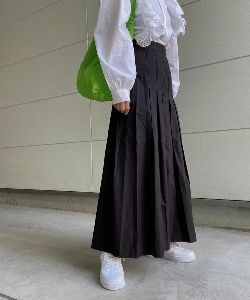 AMAIL(アマイル)の「Casual almond skirt(スカート・レディース・ブラック/ベージュ・S/M)」の1枚目の写真