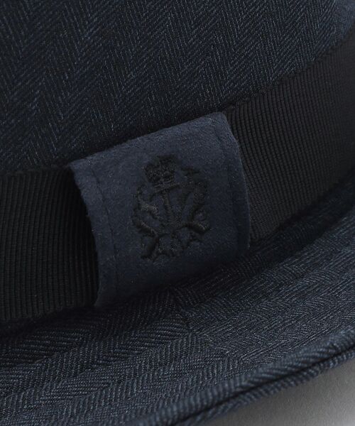 TAKEO KIKUCHI（タケオキクチ）の「◆【Made in JAPAN】ヘリンボンクラシックハット（ハット・メンズ・チャコールグレー/ネイビー・00）」の3枚目の写真