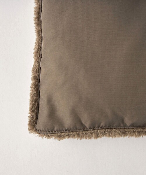 TAION（タイオン）の「【別注】＜ TAION ＞ダウンボア マフラー（マフラー・レディース・グレー/オフホワイト/ブラック/モカ・FREE）」の6枚目の写真