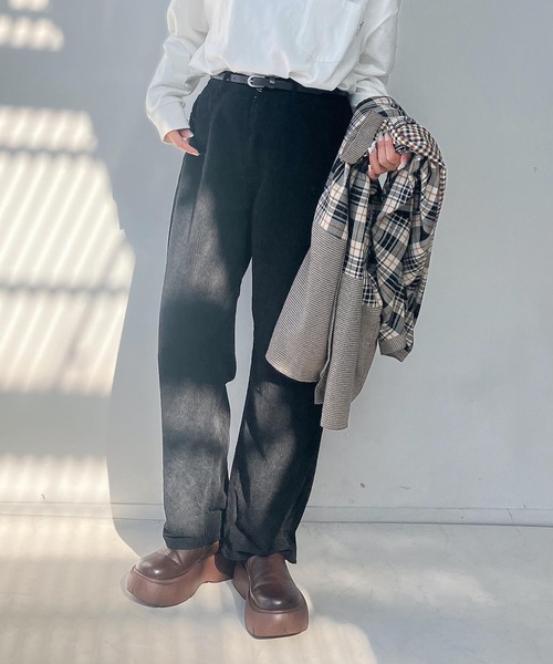 AS KNOW AS plus（アズノゥアズプラス）の「♪ベルト付ゆるりカーブパンツ（デニムパンツ・レディース・ホワイト系/ブラック系/ブラウン系/カーキ系/ピンク系/グリーン系/サックスブルー/アイボリー/ブラック系1/グリーン/ケミカルウォッシュ/ブラック/オレンジ/キナリ/ブルー系その他/オフホワイト/インディゴブルー/ブルー系その他2/ピンク系2/サックスブルー系/キャメル/サックスブルー系1/ブルー系1/イエロー/サックスブルー系2/ブルー系2/サックスブルー系3/その他/グレー系その他/ブラック系2/ダークネイビー/ブルー系3/ネイビー系/サックスブルー系4/カーキブラウン/ブラック系3/アイボリー系4/グリーン系4/ブラック系4/ブラック系5・FREE）」の10枚目の写真