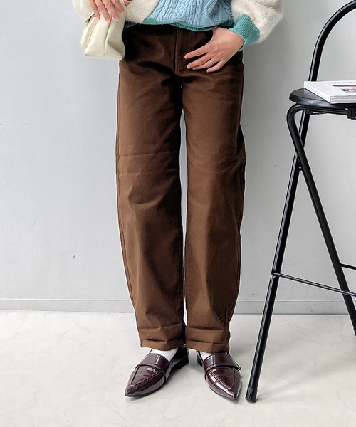 AS KNOW AS plus（アズノゥアズプラス）の「♪ベルト付ゆるりカーブパンツ（デニムパンツ・レディース・ホワイト系/ブラック系/ブラウン系/カーキ系/ピンク系/グリーン系/サックスブルー/アイボリー/ブラック系1/グリーン/ケミカルウォッシュ/ブラック/オレンジ/キナリ/ブルー系その他/オフホワイト/インディゴブルー/ブルー系その他2/ピンク系2/サックスブルー系/キャメル/サックスブルー系1/ブルー系1/イエロー/サックスブルー系2/ブルー系2/サックスブルー系3/その他/グレー系その他/ブラック系2/ダークネイビー/ブルー系3/ネイビー系/サックスブルー系4/カーキブラウン/ブラック系3/アイボリー系4/グリーン系4/ブラック系4/ブラック系5・FREE）」の13枚目の写真