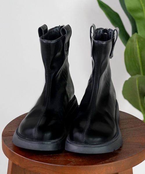 IAMUSE（アイアミューズ）の「バックジップショートブーツ S0785【IAMUSE】（ブーツ・レディース・ブラック・24cm/23cm/23.5cm/24.5cm）」の5枚目の写真