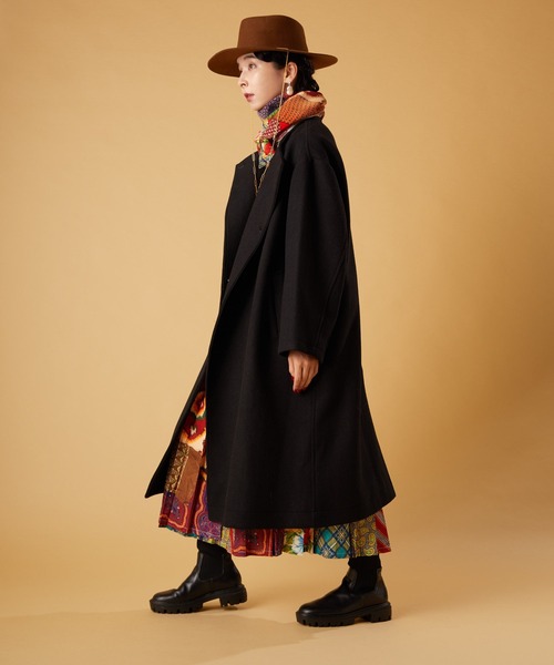 tomoki yurita（トモキユリタ）の「【tomoki yurita×ear】プリーツプリントスカーフ（ストール/ショール・レディース・レッド・FREE）」の3枚目の写真