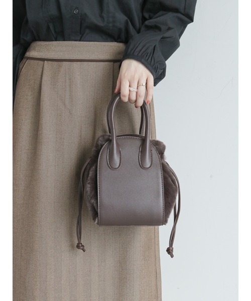 ehka sopo（エヘカソポ）の「ファーコンビ巾着ショルダーバッグ（ショルダーバッグ・レディース・モカ/ベージュ/ブラウン・ﾌﾘ-）」の2枚目の写真